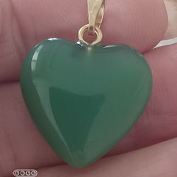 Vtg.Beautiful Jade Heart Gold Plated Pendant