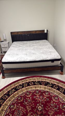 California King Bed Frame & Mattress Set – Purchased July 2024 – Excellent Condition