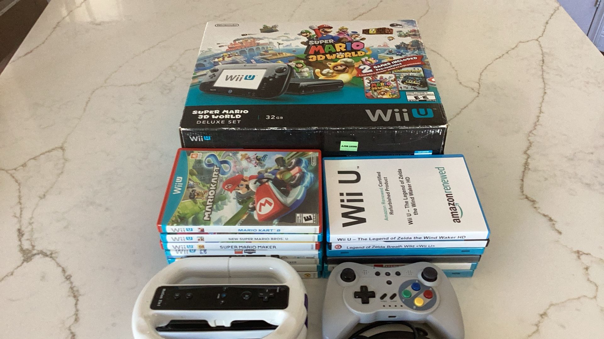 Wii U With 14 Games. Great shape.