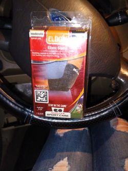 Mueller Sport Care Elbow Sleeve 
