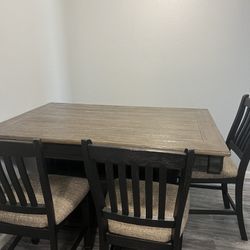 Dining room Table - 5 piece set 