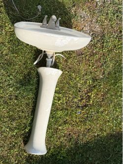 Pedestal Bathroom Sink $15