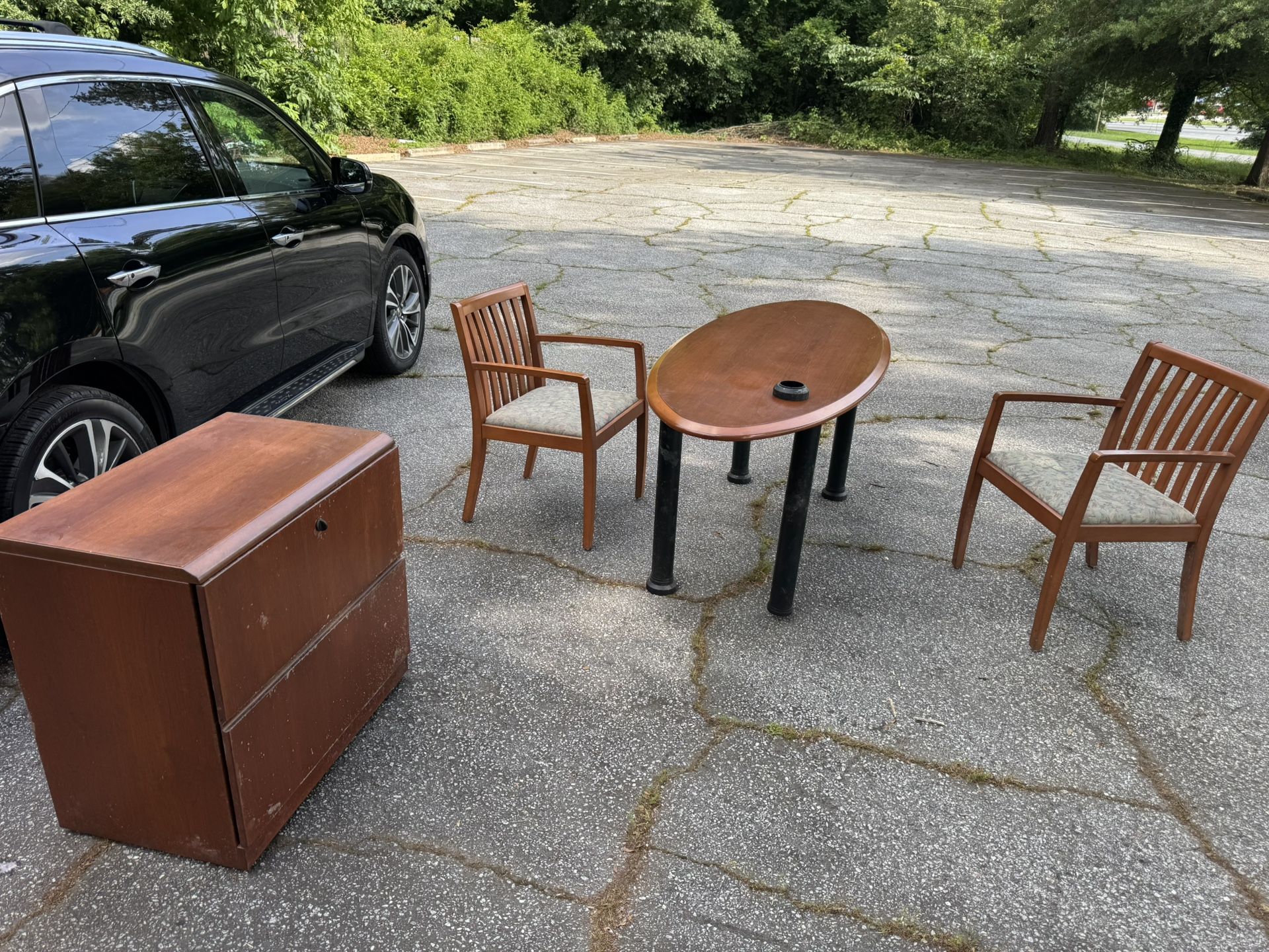 Desk, Chairs and File cabinet