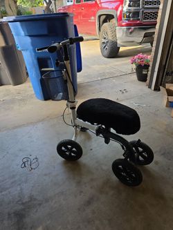 Knee scooter or walker