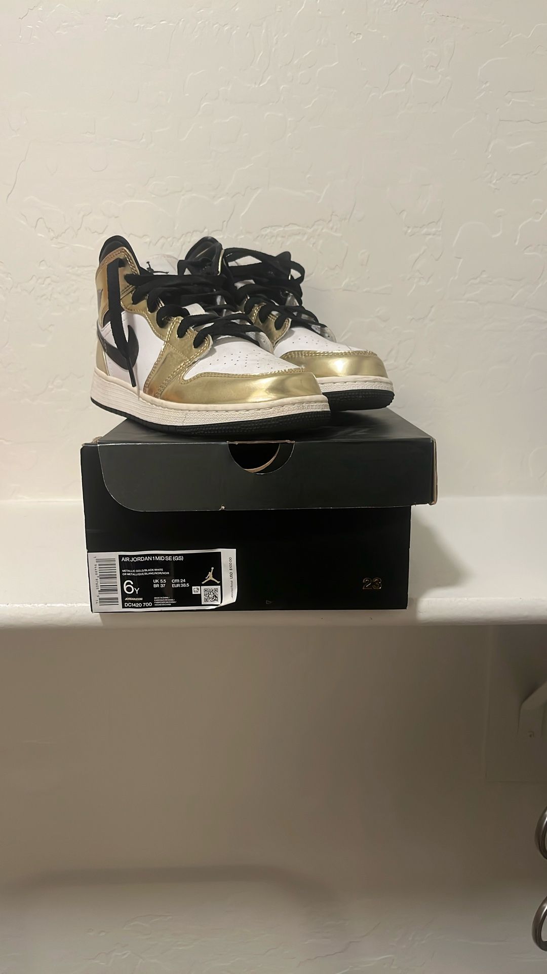 Air Jordan 1 Mid SE