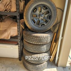 Jeep Hankook Dynapro AT2 P225/70R17 Wheels and Tires Set of 5