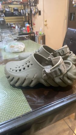 Size 6 crocs