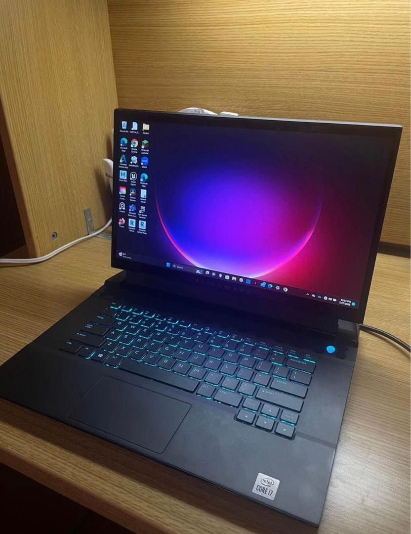 Alienware m15 R4 + Charger