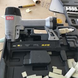 Senco Staple Gun 