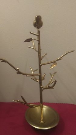 hung jewelry