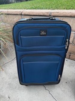 Skyway Luggage Co. Blue Softside Spinner Suitcase
