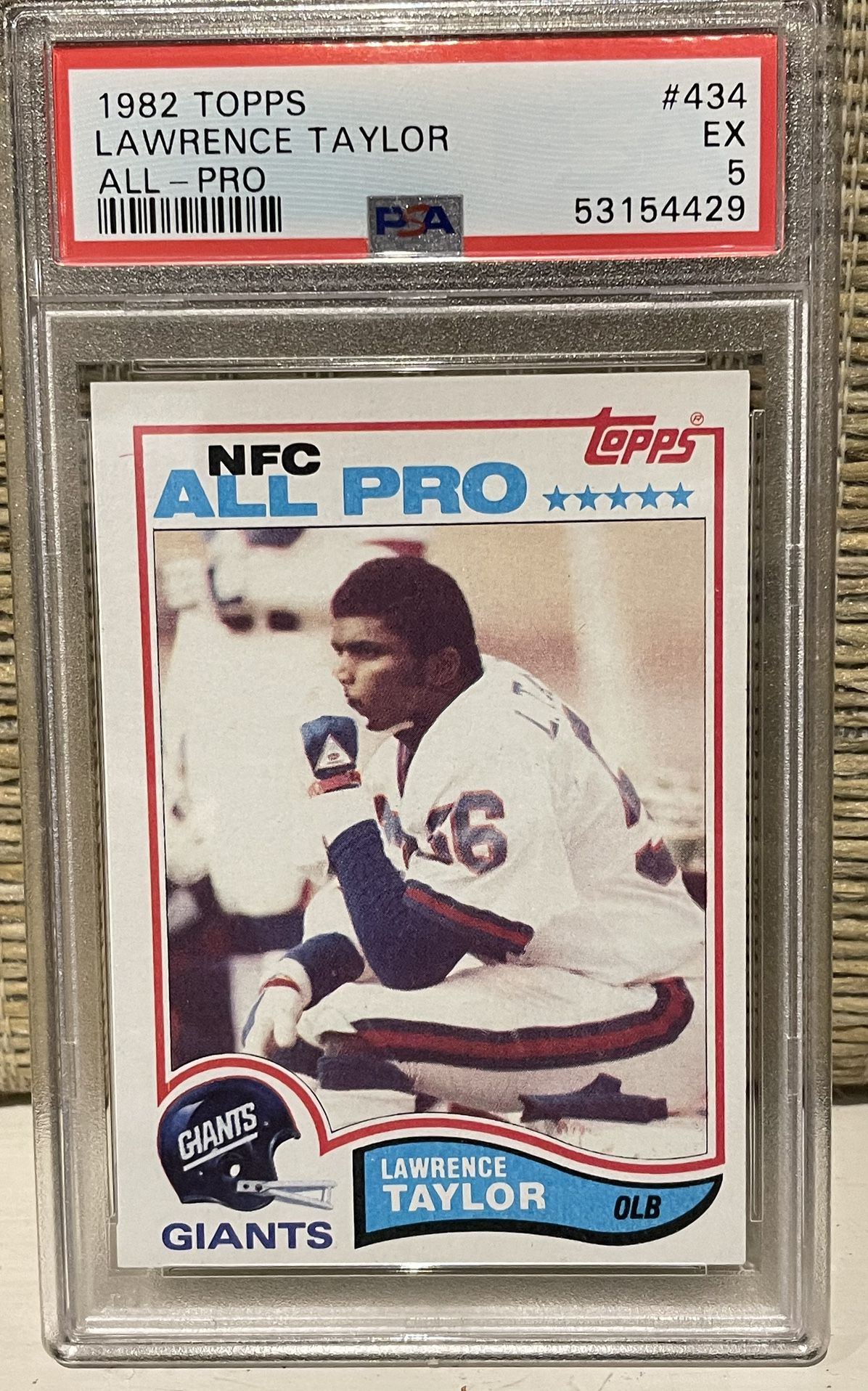 Lawrence Taylor Rookie 1982 Topps Football #434 PSA-5 "Sharp"