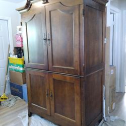 Pennsylvania House Armoire/ Entertainment Center