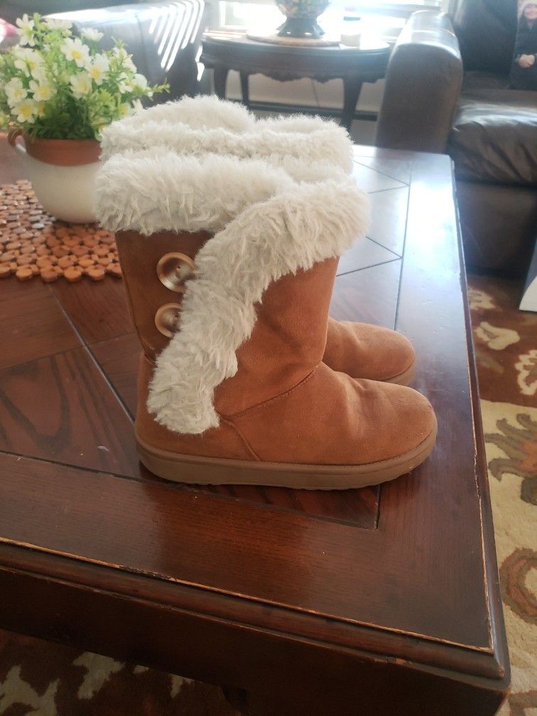 Boots Size 2