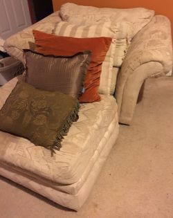 Chaise Lounge with Footstool + Loveseat Sofa and 9 Pillows