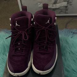 Jordan 12 SIZE 6Y
