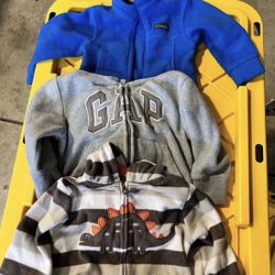 Suéteres Talla 2t 24 Meses En Buenas Condiciones $20 Por Los 3