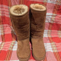 UGG 3063 Boots. 