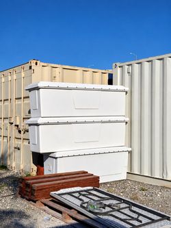 Marina dock box