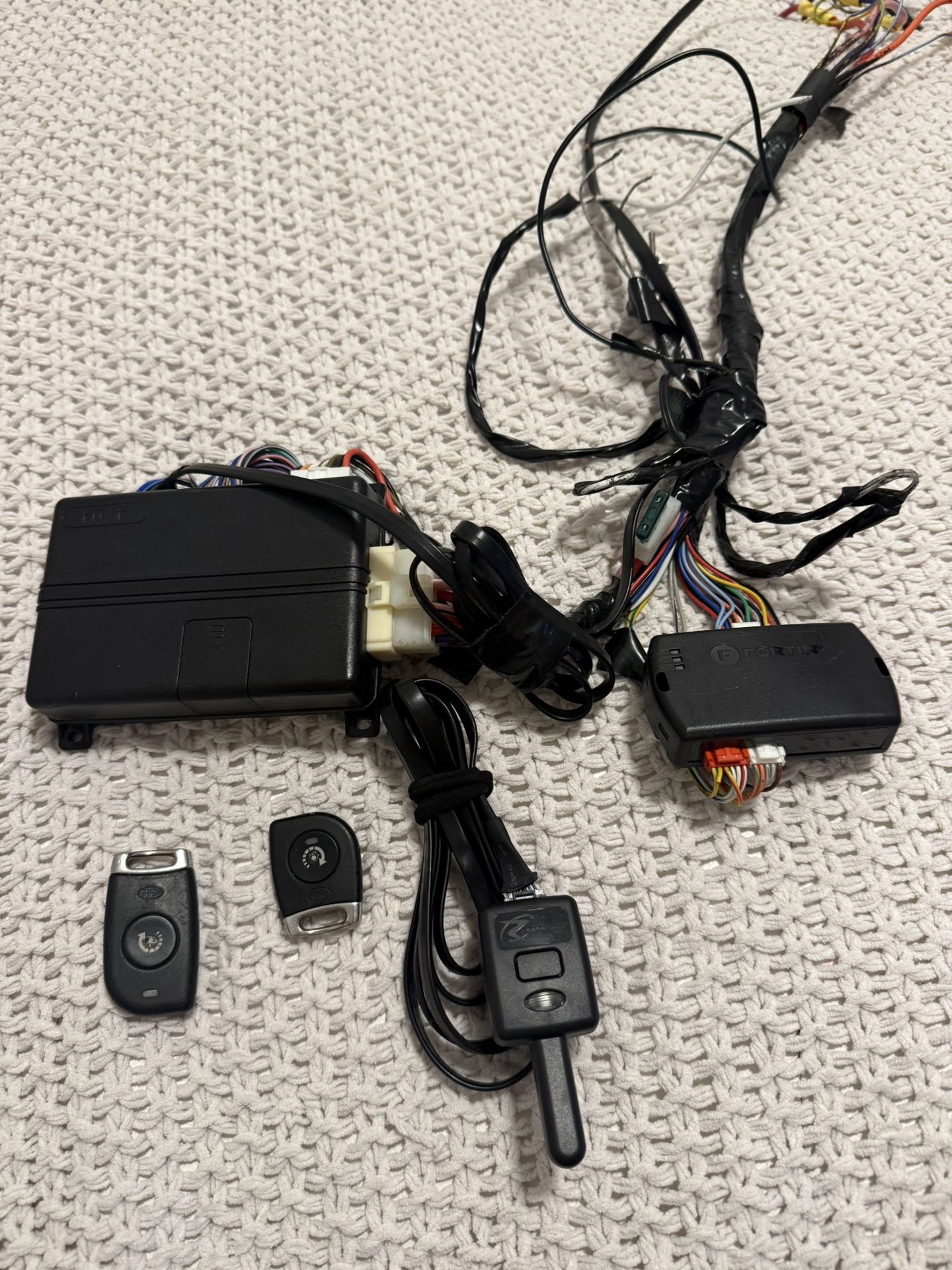 Directed 4X06 remote alarm trigger module