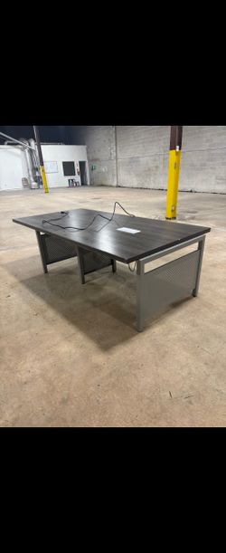 Uline Desk