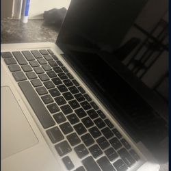2012 Apple Macbook Refurbished 