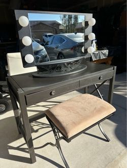 Vanity Desk with Lighted Mirror and Stool