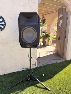 ION iPA158 Bluetooth Powered PA Speaker + Stand – Good Condition