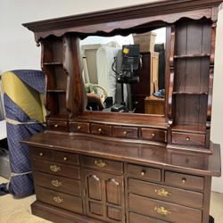 ETHAN ALLEN Antiqued Pine Old Tavern 72" Triple Door Dresser w. Mirror Hutch 