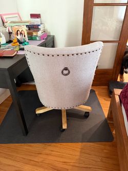 Desk chair