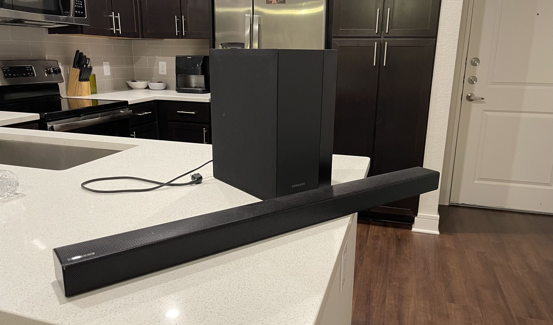 Samsung - 2.1-Channel 290W Soundbar System with 6-1/2" Wireless Subwoofer - Black