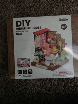 Rolife Miniature House