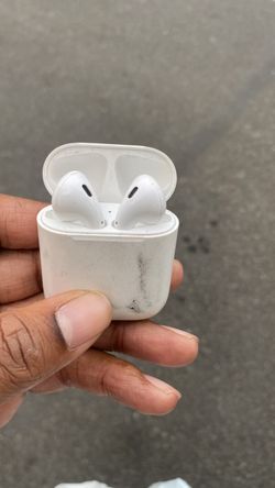 Apple AirPods with Charging Case