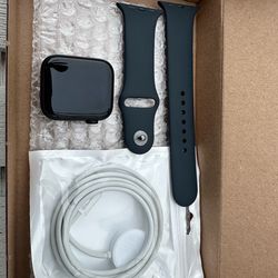 Apple Watch SE (2nd gen) (GPS + Cellular, 44mm) Midnight Band & Case