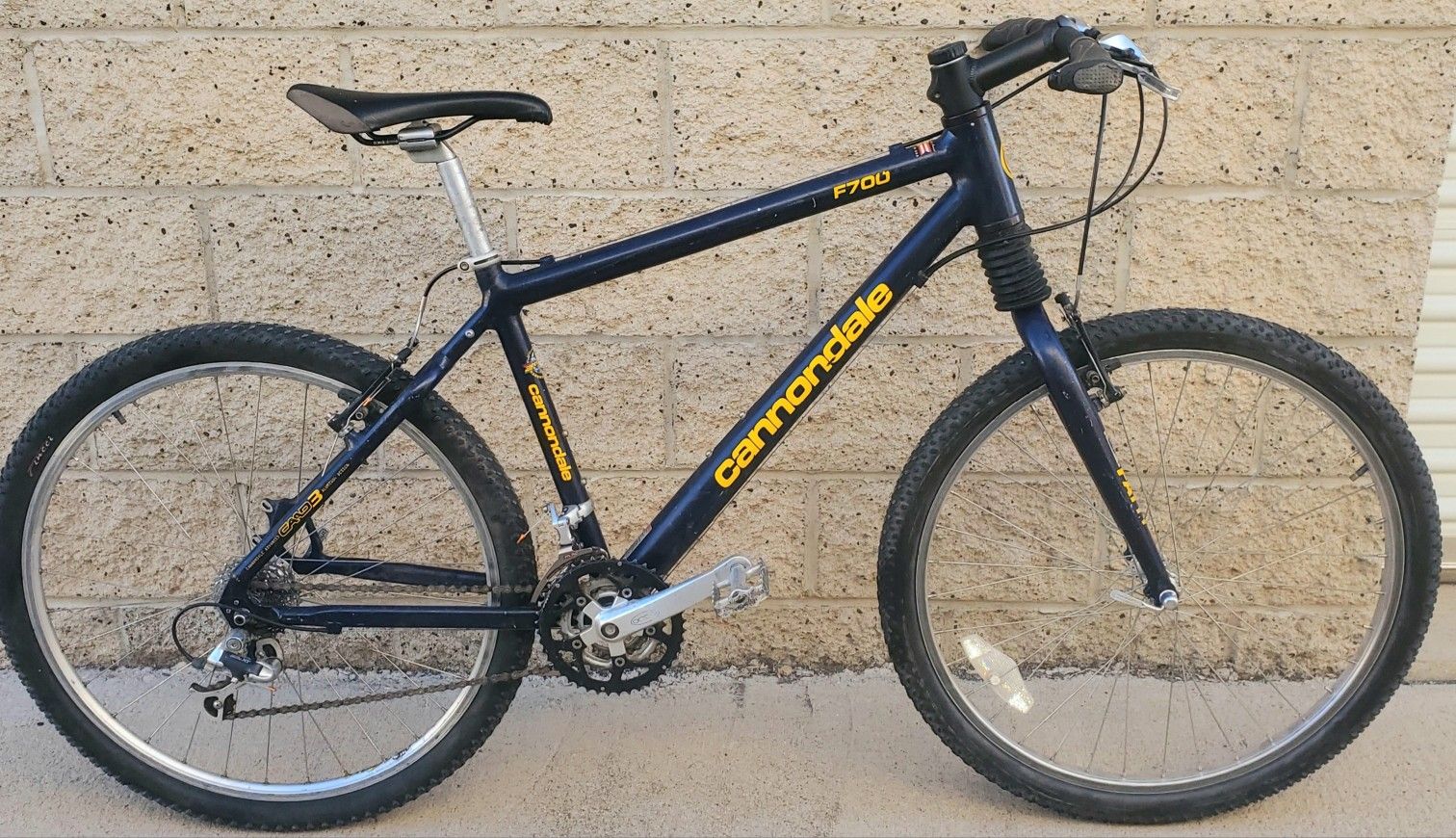Cannondale Lightweight All-Terrain Bike w Adjustable Head Shock