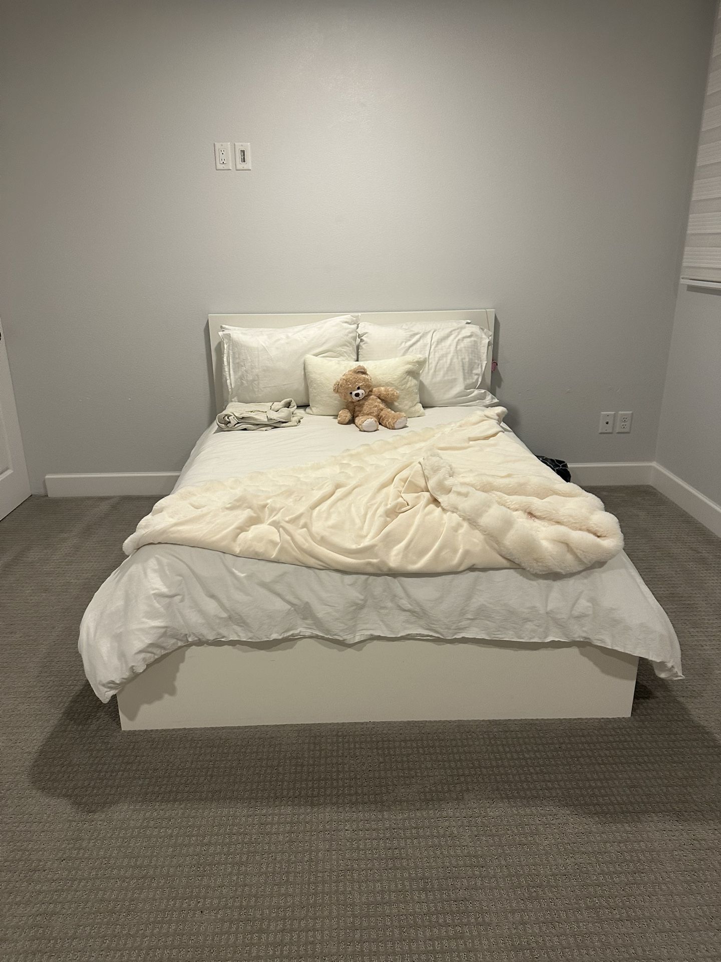Full Size Bed