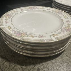 Floral Dinner Plates With Gold Rim