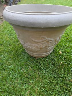 Big thick plastic Pot for plants Glendora pick up