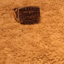 Vintage 1978 dodger fan club ring