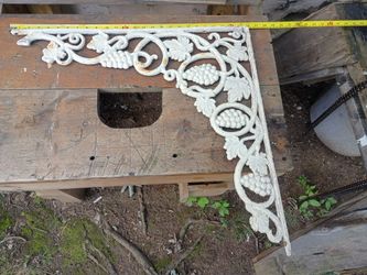 Large, cast iron vintage corner bracket