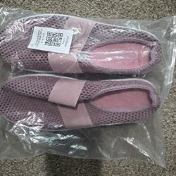 Guttear Women Slip-On Shoes size 6.5