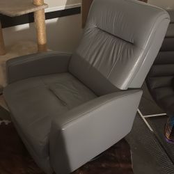 Leather Soft Finish Reclining Chair With Footrest <6 Months Old