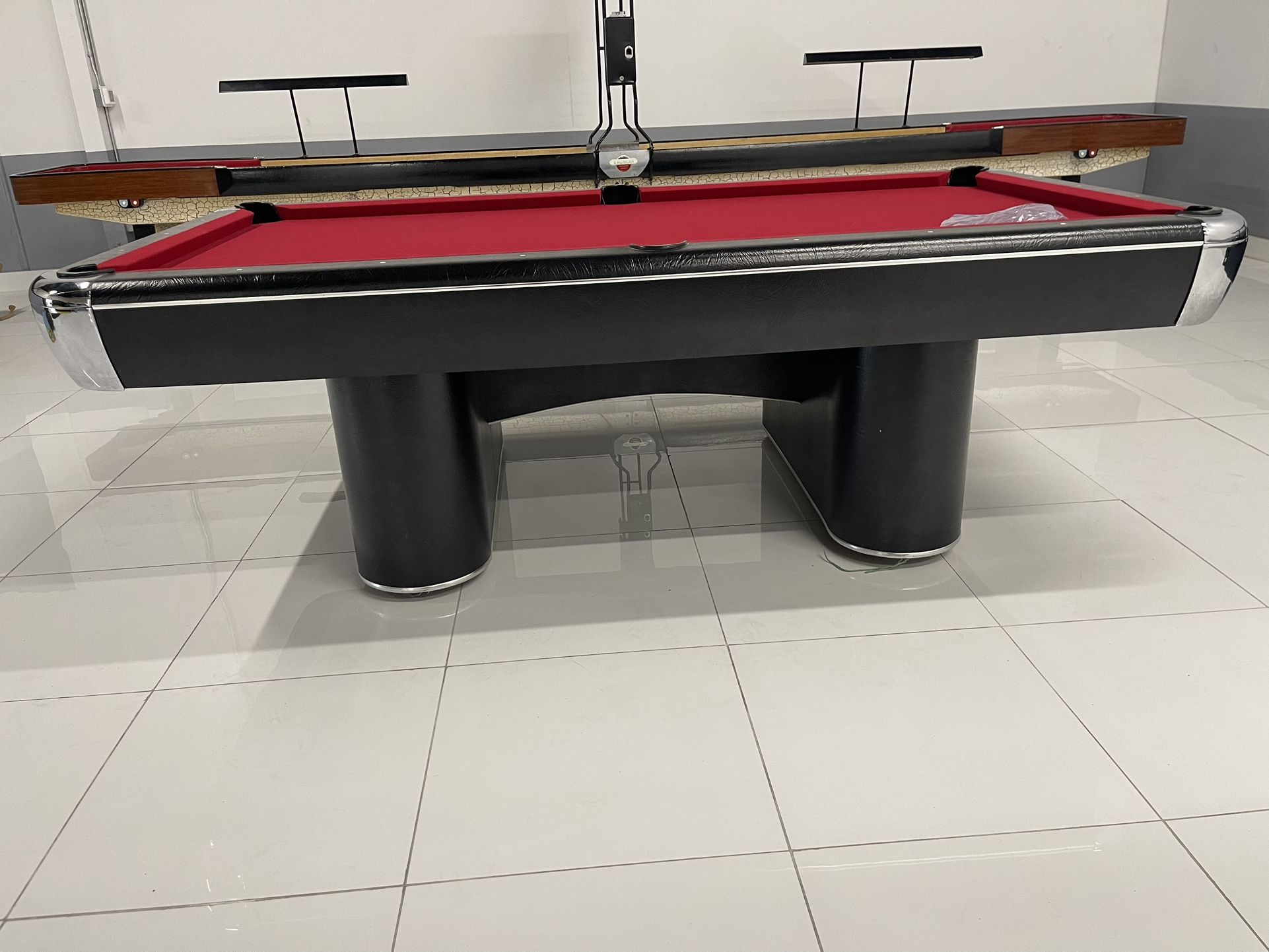 Pool Table 8ft ( Free Delivery & Set Up & New Color Felt Of Your Choice )