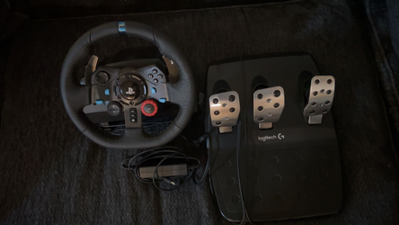 Logitech G29 Driving Force Racing Wheel and Pedals