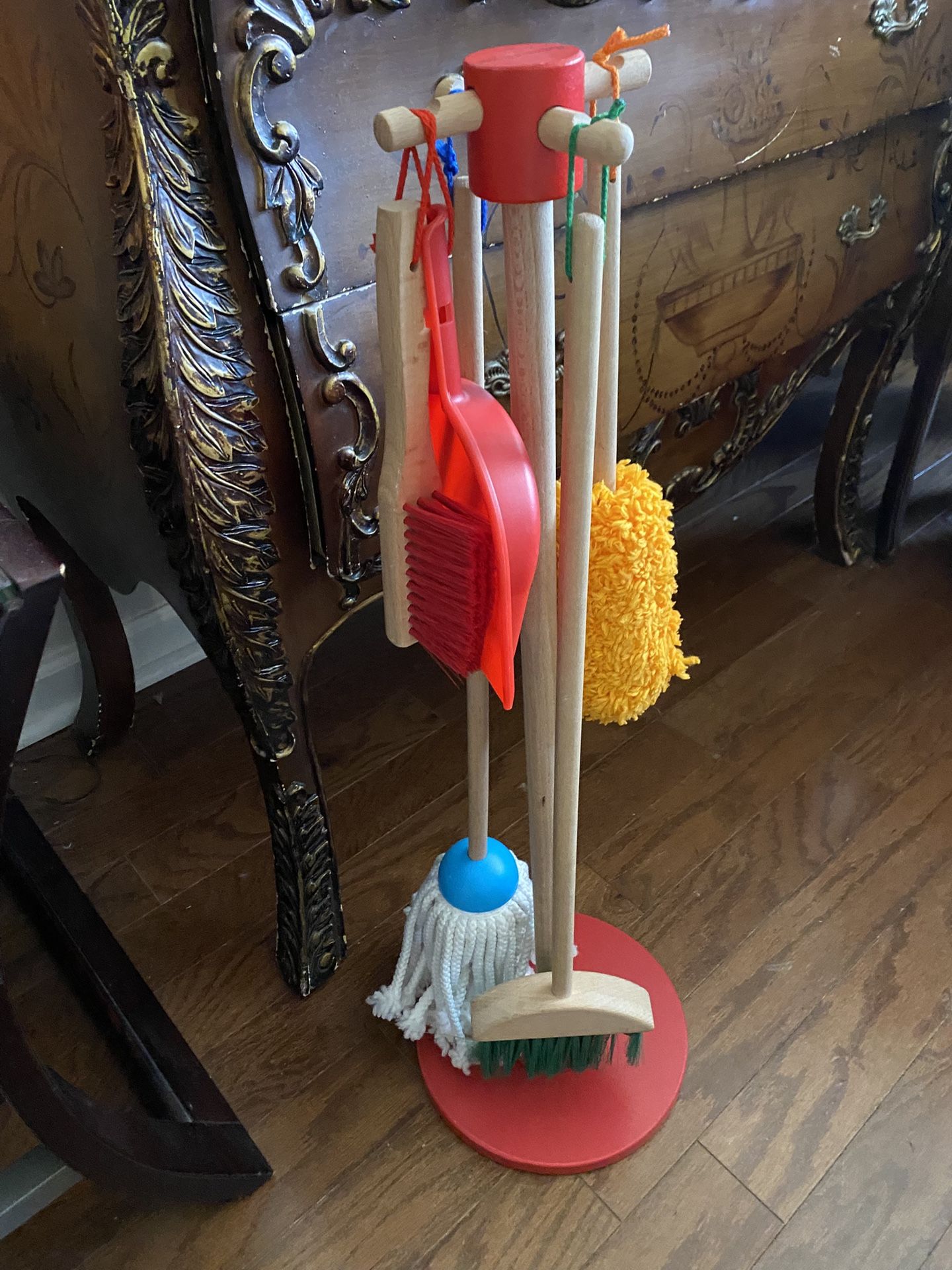 Mellisa & Dough Kids Cleaning Set