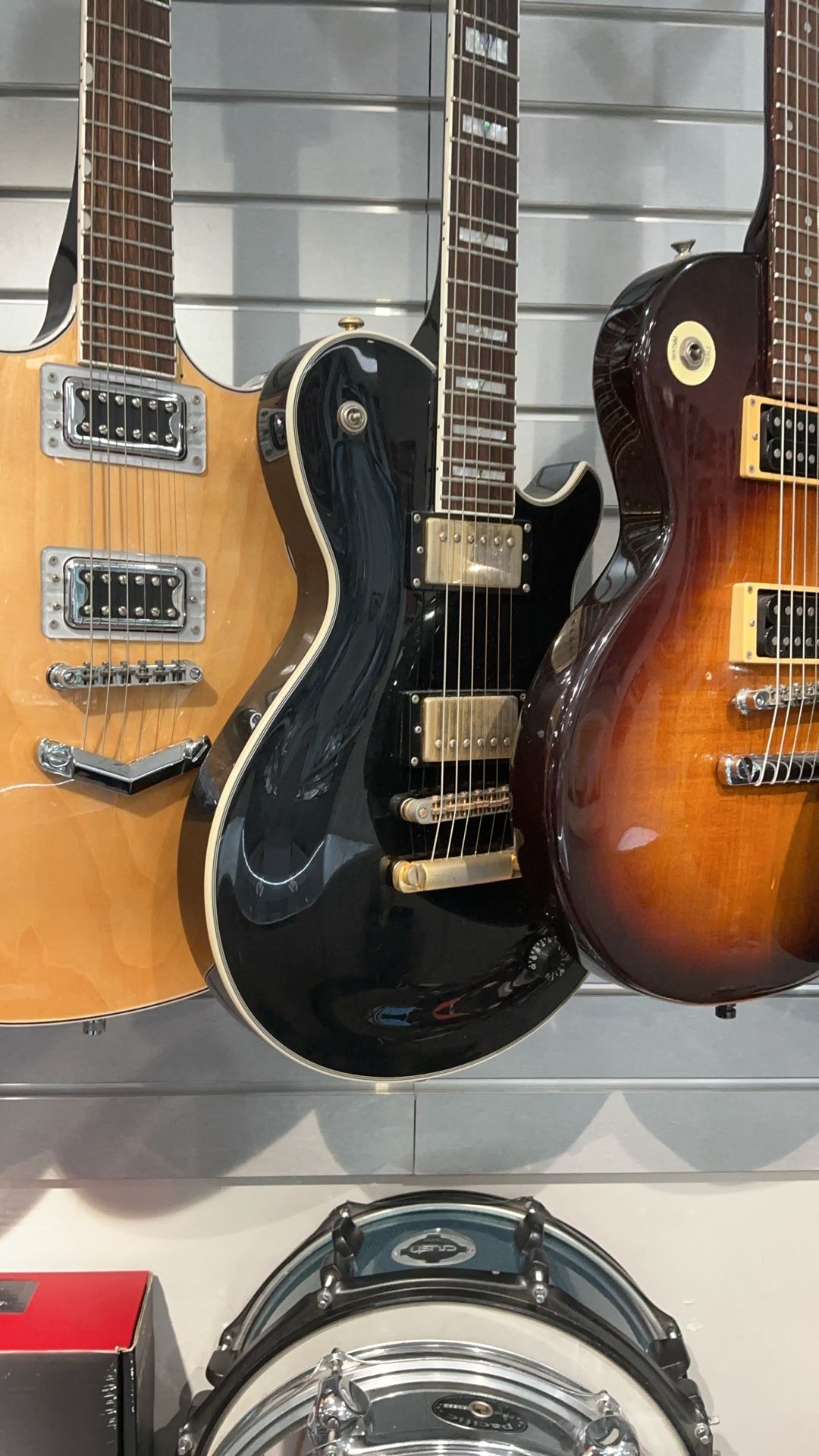 Michael Kelly guitar patriot vintage no case