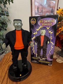 Hip Swinging Monster~Halloween