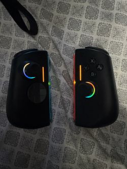 NYXI Hyperion 3 Controllers with hard shell carrying case