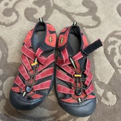 Boys Youth Keen Brand Size 6 Sandals 