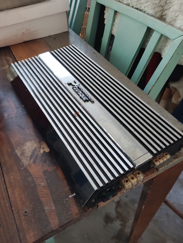 Performance Teknique (3000 Wt) Bass Amp